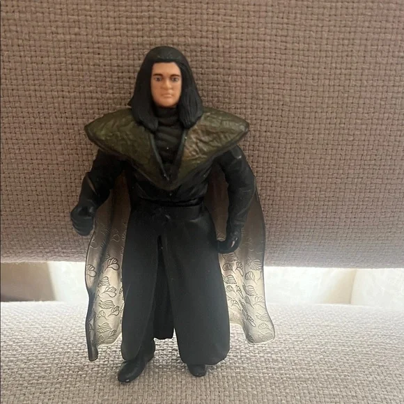 Black and Gray Action Figure - Picture 3 of 5
